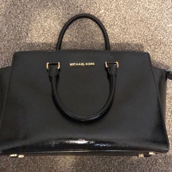 Michael Kors Handbags - Michael Kors Handbag purse